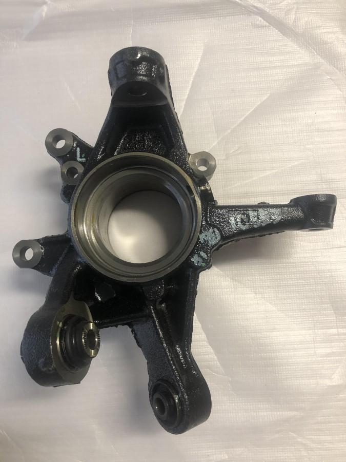 Кулак поворотный задний левый LEXUS GS 300/400/430 1998-2004 TOYOTA 4230530070