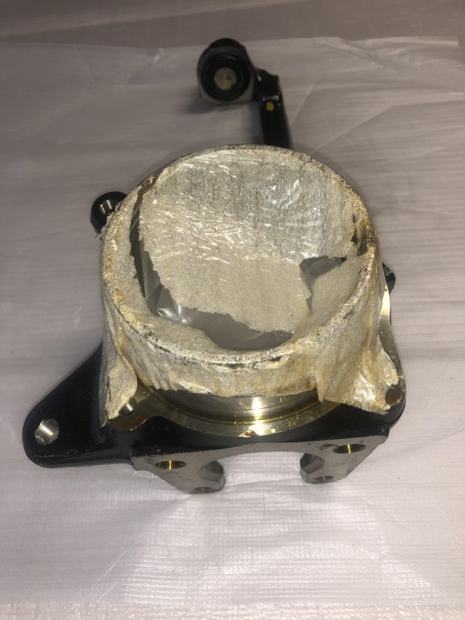 Кулак поворотный передний левый ПОД АБС TOYOTA LAND CRUISER 90 4320235071