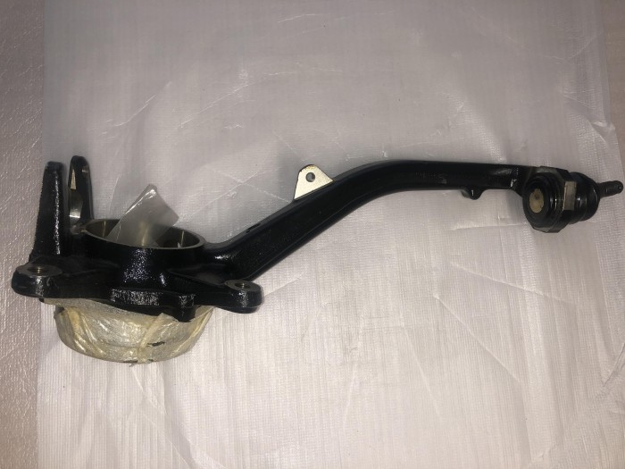 Кулак поворотный передний левый ПОД АБС TOYOTA LAND CRUISER 90 4320235071