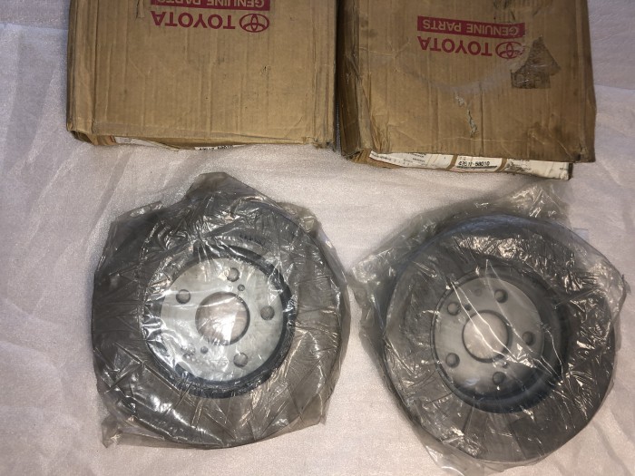 Диск тормозной передний Lexus ES CV3, Toyota Camry V30 4351258010