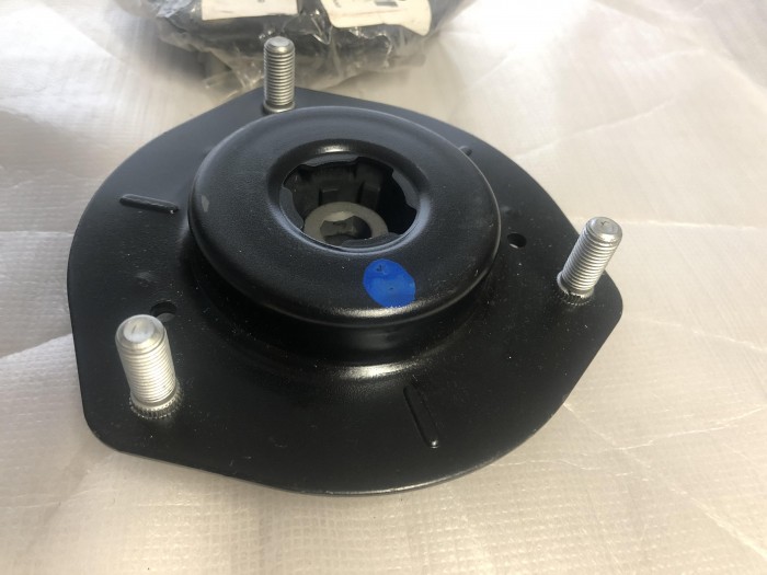 Опора переднего амортизатора TOYOTA CAMRY V40 2006-2011 4860906130