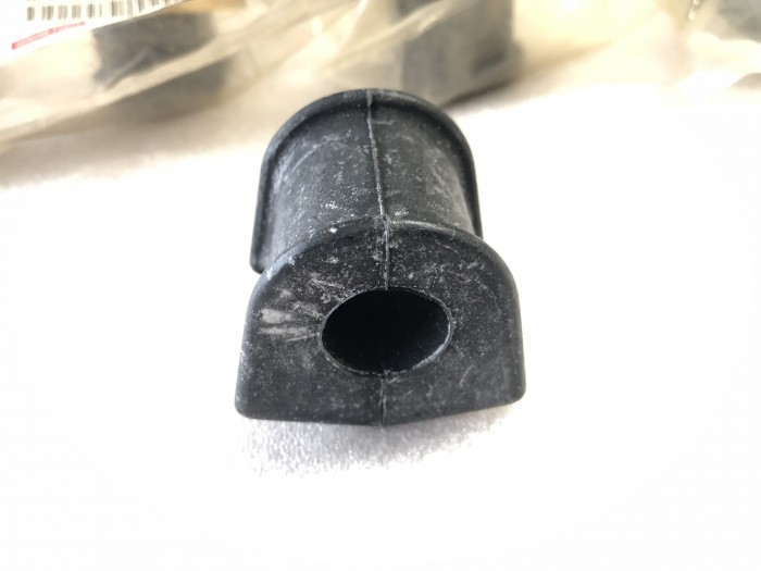 Втулка переднего стабилизатора TOYOTA COROLLA Е110 4881502040
