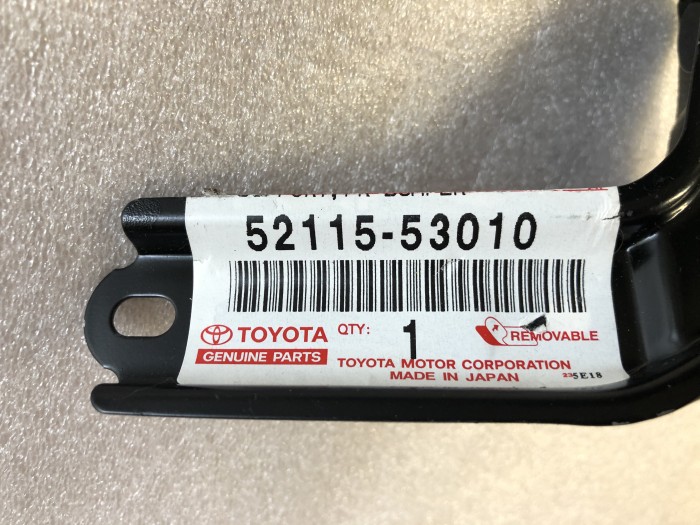 Кронштейн фары правый Lexus IS200 Toyota Altezza E10 5211553010