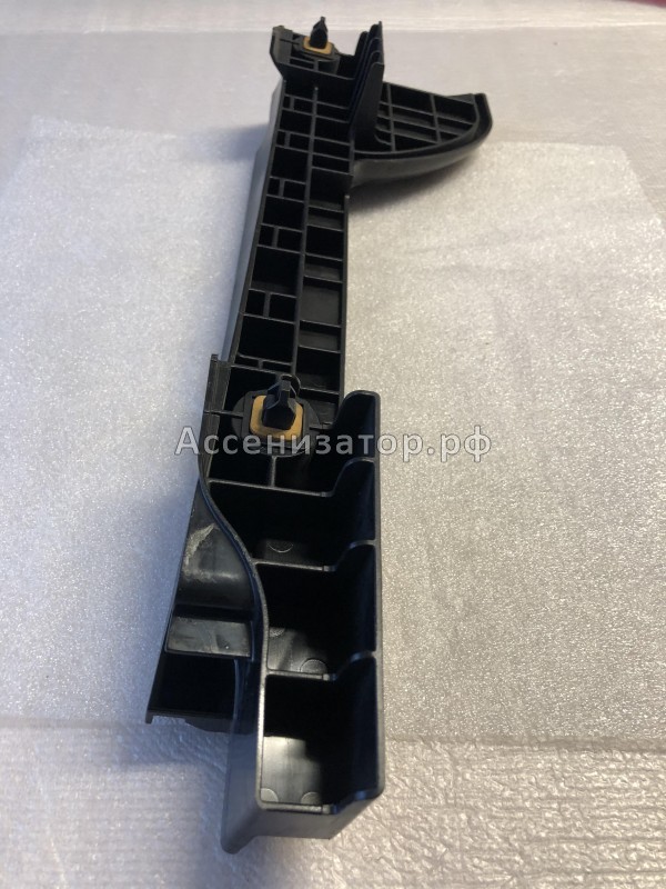 Кронштейн переднего бампера TOYOTA Hiace KDH200 5211626091