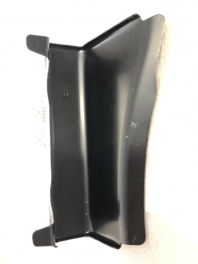 Кронштейн крыла правый TOYOTA Land Cruiser 100 Lexus LX470 6171960020