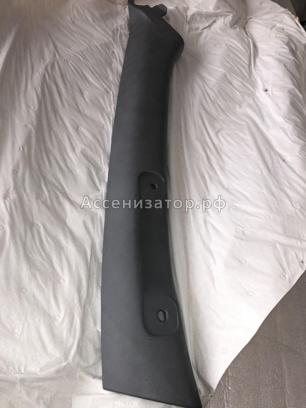 Накладка передней левой стойки TOYOTA LC 100 6222060081B2