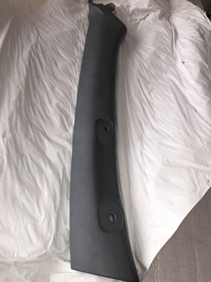 Накладка передней левой стойки TOYOTA LC 100 6222060081B2