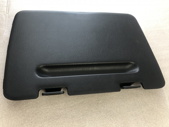 Крышка бардачка багажника TOYOTA RAV4 CA20 2000-2005 6474342011B1