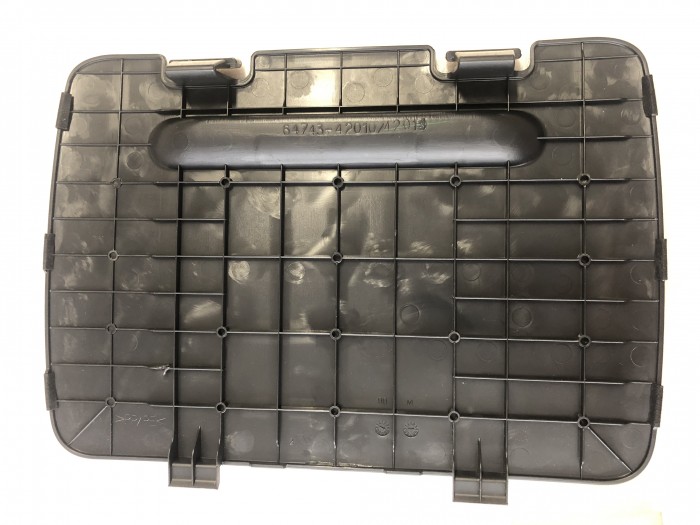 Крышка бардачка багажника TOYOTA RAV4 CA20 2000-2005 6474342011B1