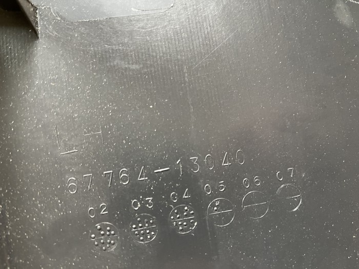 Обшивка двери передней левой TOYOTA Corolla E120 6766013030B1