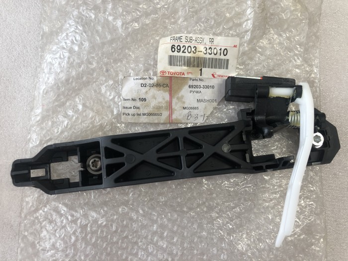Ручка наружная задней правой двери TOYOTA Camry V30 6920333010
