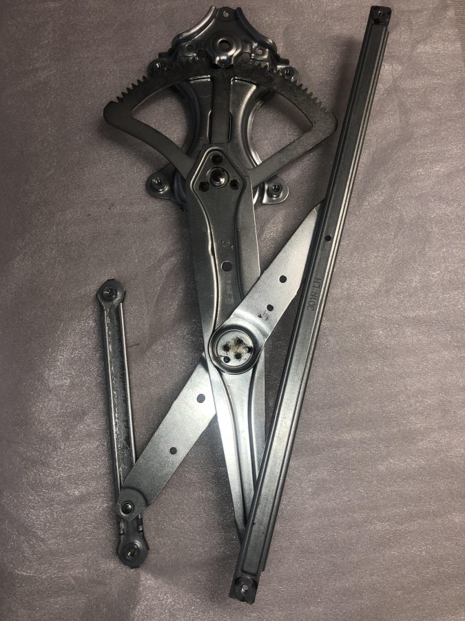 Стеклоподъемник передний левый TOYOTA CAMRY CV30 2001-2006 6980233060