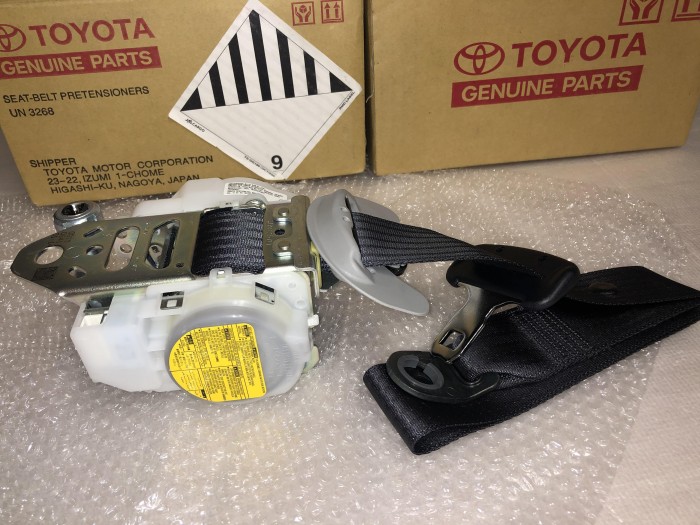 Ремень безопасности с пиропатроном передний правый LEXUS IS250 IS350 2005-2013 7321053140C3
