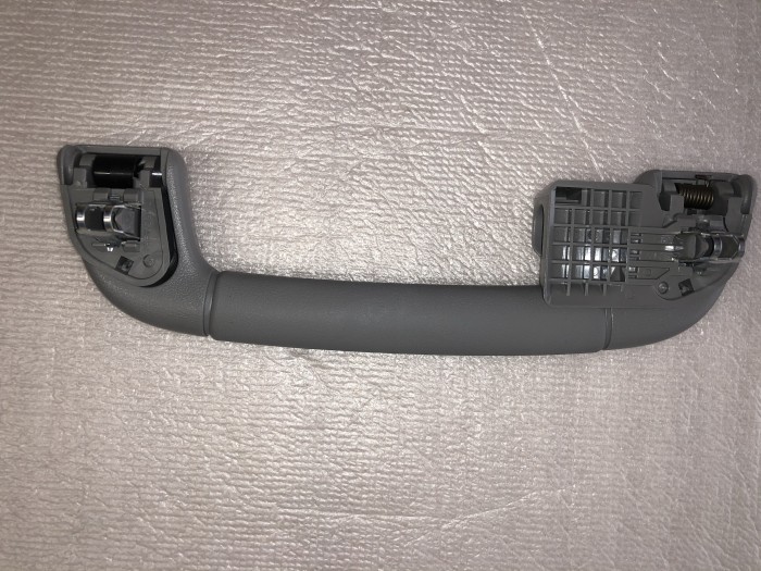 Ручка внутренняя потолочная TOYOTA CAMRY V40 2006-2011 7461030320B1