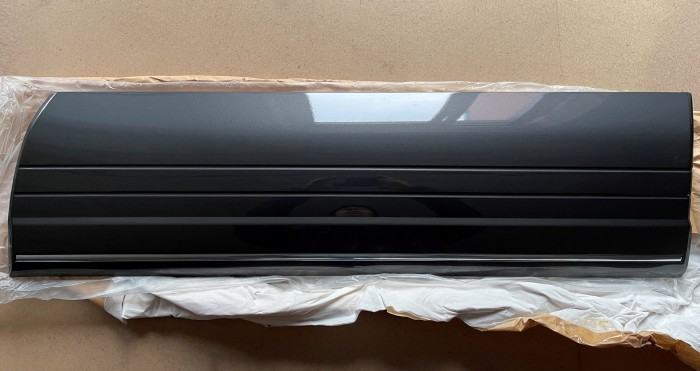 Молдинг передней правой двери Toyota Land Cruiser 100 7507160030D0