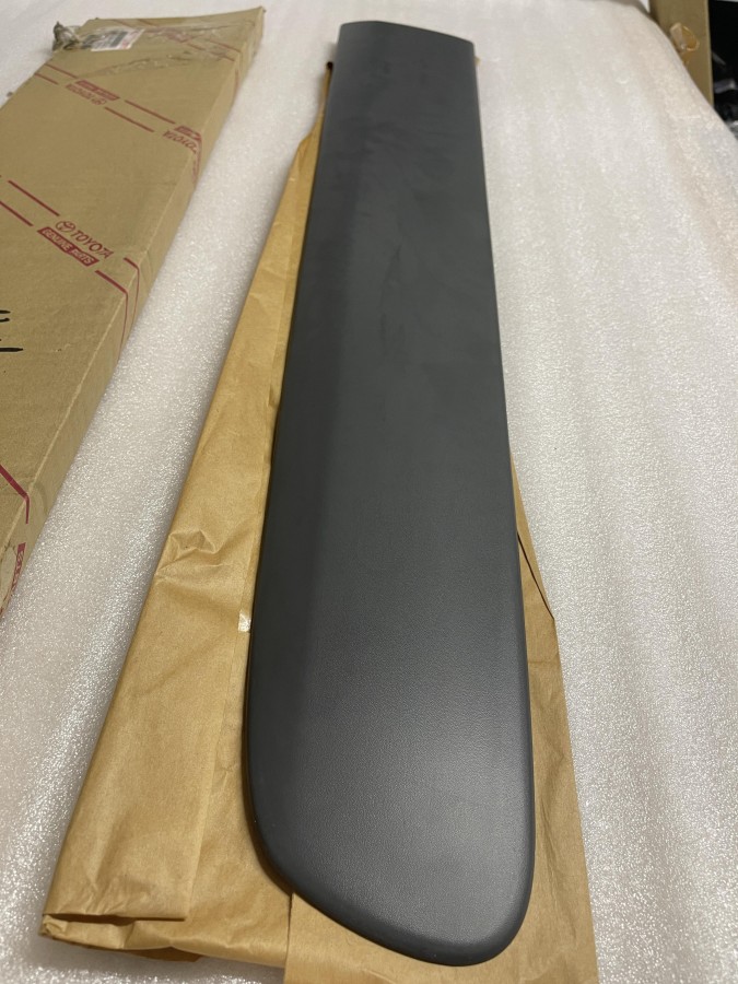 Молдинг передней левой двери TOYOTA RAV4 ACA21 7573242100