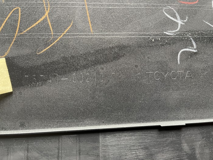 Молдинг задней правой двери Lexus GX470 7574160210B1