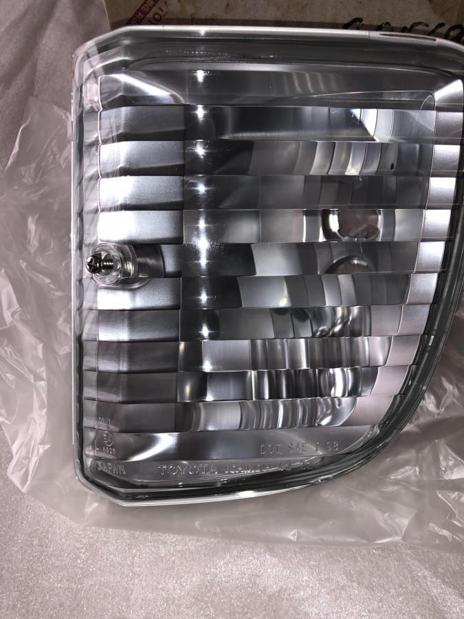 Указатель поворота в бампер левый для ам без противотуманок TOYOTA RAV 4 2000-2005 8152142050