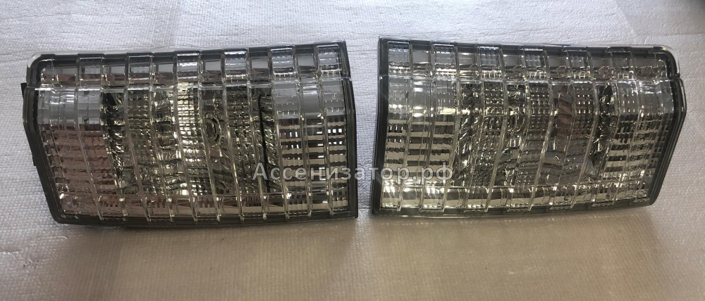 Фонарь задний правый LEXUS LX470 8167060080