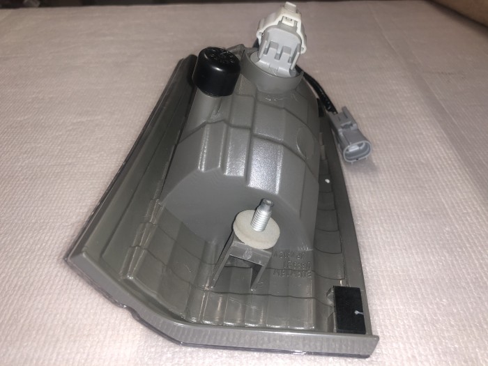 Фонарь задний правый LEXUS LX470 8167060080