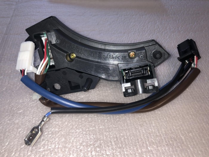 Переключатель на руль TOYOTA Land Cruiser 100 Lexus LX470 8424760020B0