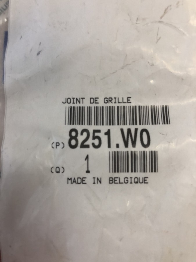 Молдинг лобового стекла PEUGEOT 407 8251W0