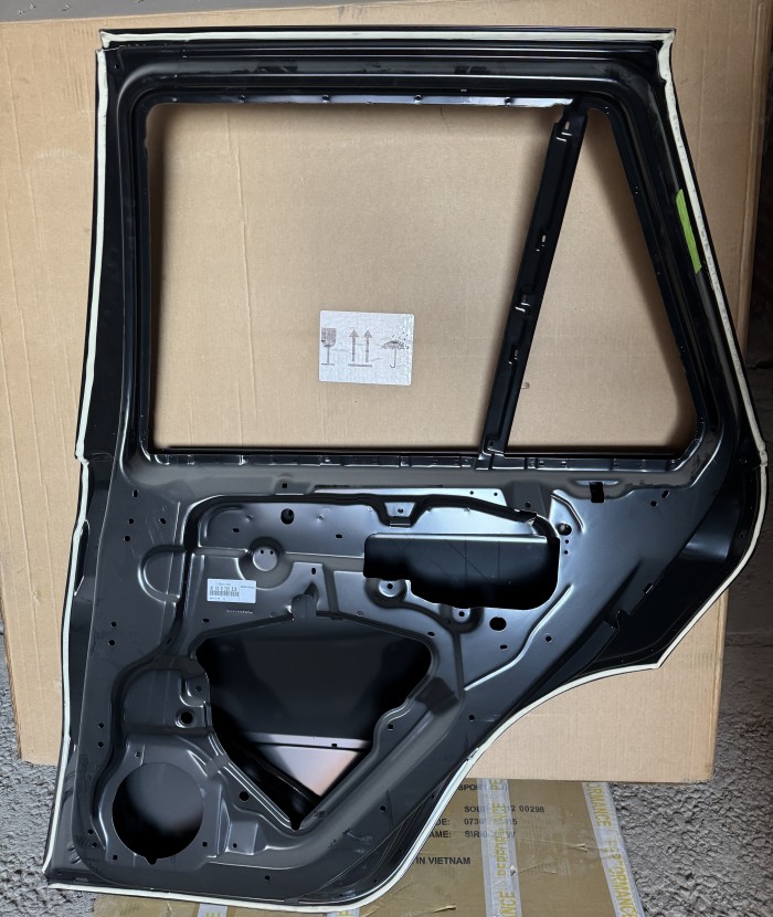 Дверь новая задняя правая Bmw X5 E53 41528256828