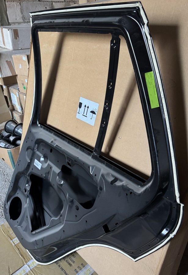 Дверь новая задняя правая Bmw X5 E53 41528256828