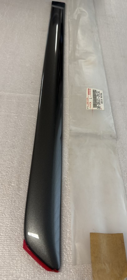 Молдинг задней левой двери TOYOTA COROLLA 120 7574213180B0