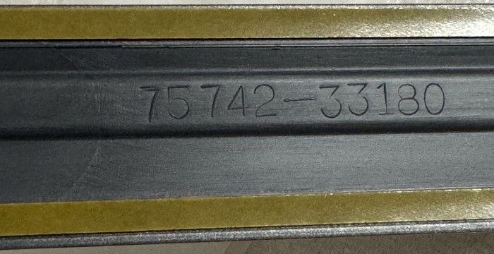 Молдинг задней левой двери TOYOTA CAMRY V30 7574233180E0