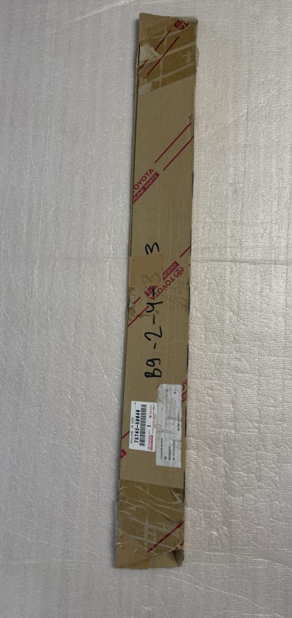 Молдинг двери задней правой Lexus Ls430 7574550040