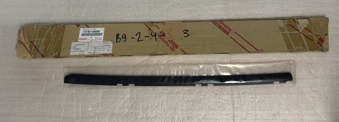 Молдинг двери задней правой Lexus Ls430 7574550040